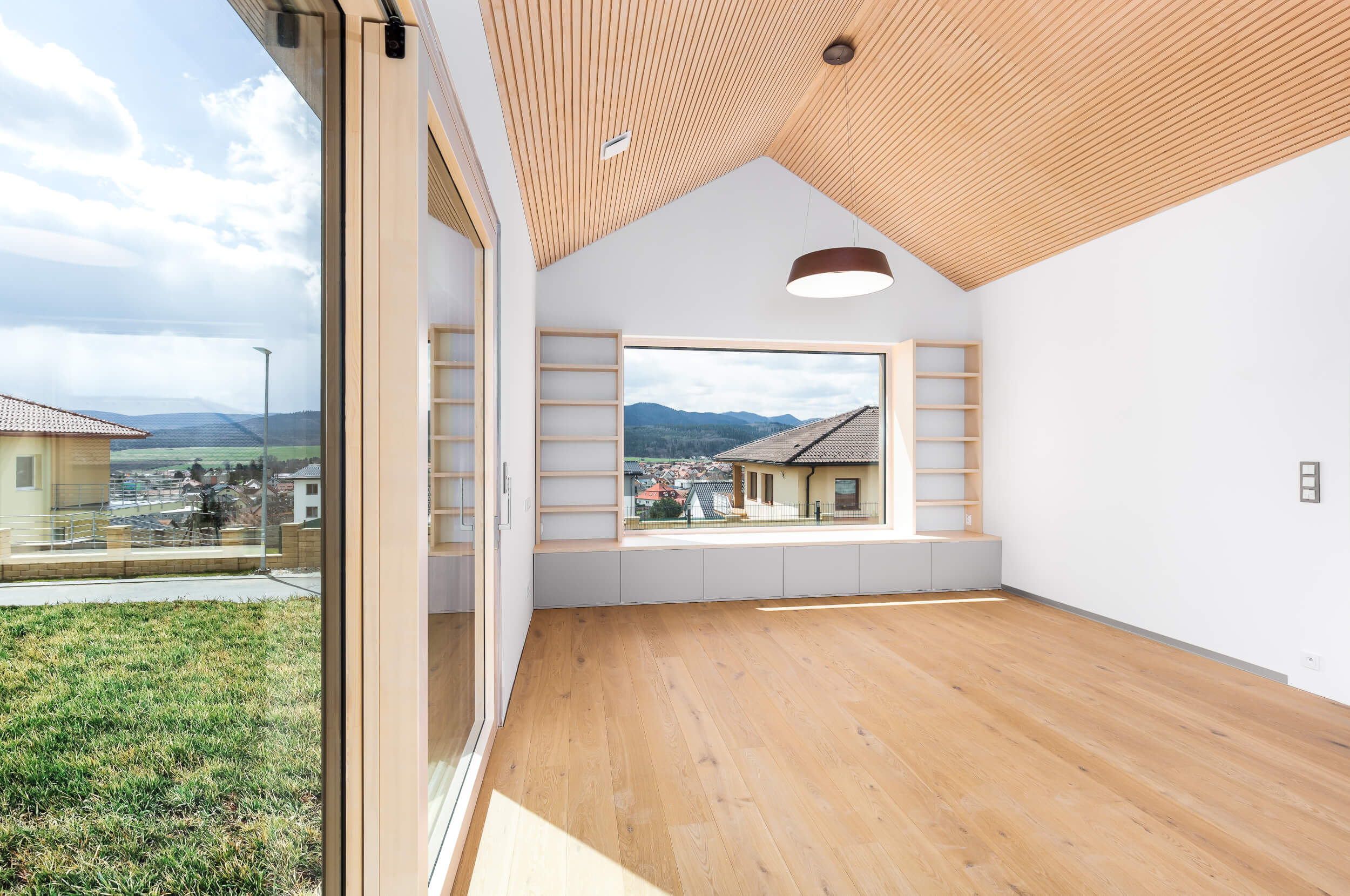 Lamelový panel, lamely na stenu, Nemi Trade, lamely merkury market, lamelovy panel obi, dubový lamelovy panel, skrasli dom, akustický panel, dubove parkety, lamelova stena, lamelovy panel nature, lamelovy strop, stropne lamely, moderný strop, lamely na strop, drevený strop, navrh dizajnu, navrh interieru, 3D vizualizacia interier, dizajneri architekti