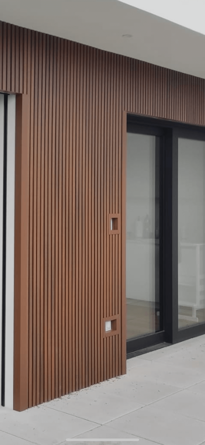 Lamelova fasada, lamelovy obklad na fasadu, Nemi Trade, WPC slovakia, Wood plast, WPC fasada, lamelový obklad na dom, lamelova brana, skrasli dom, WEO 35, WEO 60,WEO Classic lamely na dom, wpc lamely